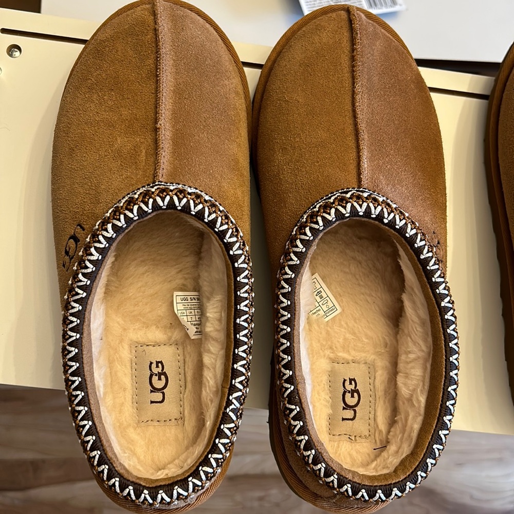 Ugg Tasman - brand new